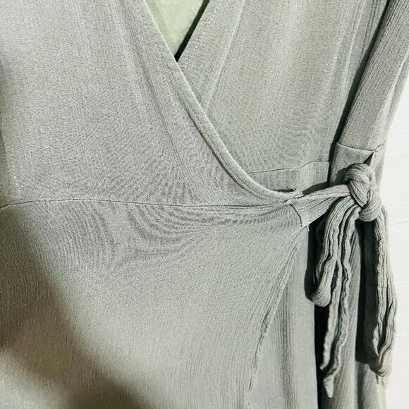 Lulu's Kiss and Pastel Olive Green Wrap Dress Mini SZ M - Picture 6 of 10